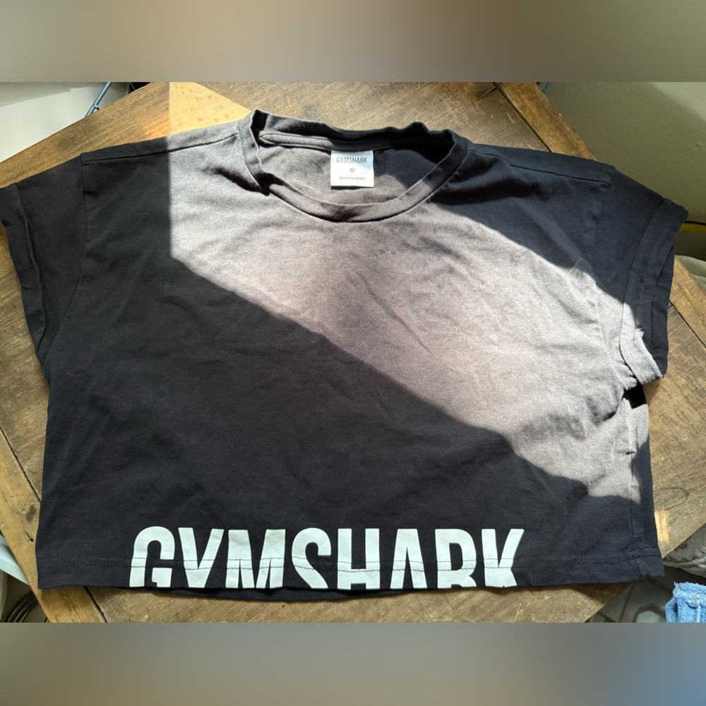 Gymshark Crop Top Tee Cuffed Cap Sleeves, Size Medium